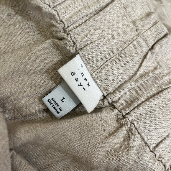 A new day shorts, high waisted oatmeal linen blend size L NWT - Picture 4 of 5
